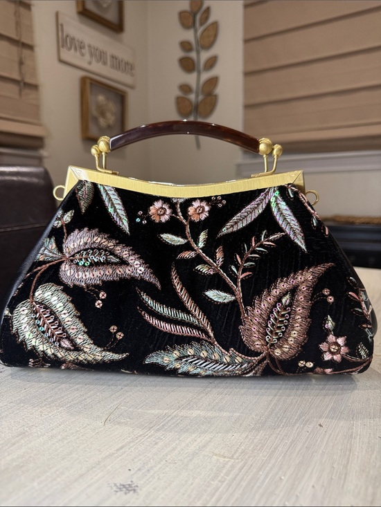 Patricia Nash Handbags - Patricia Nash Black Velvet Floral Embroidered Top-Handle Clutch